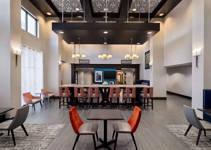 Top Hotels with Jacuzzi In-Room in Columbia