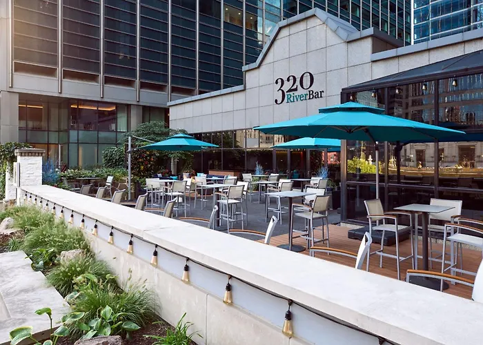 Best Hotels Near Chemistry Chicago